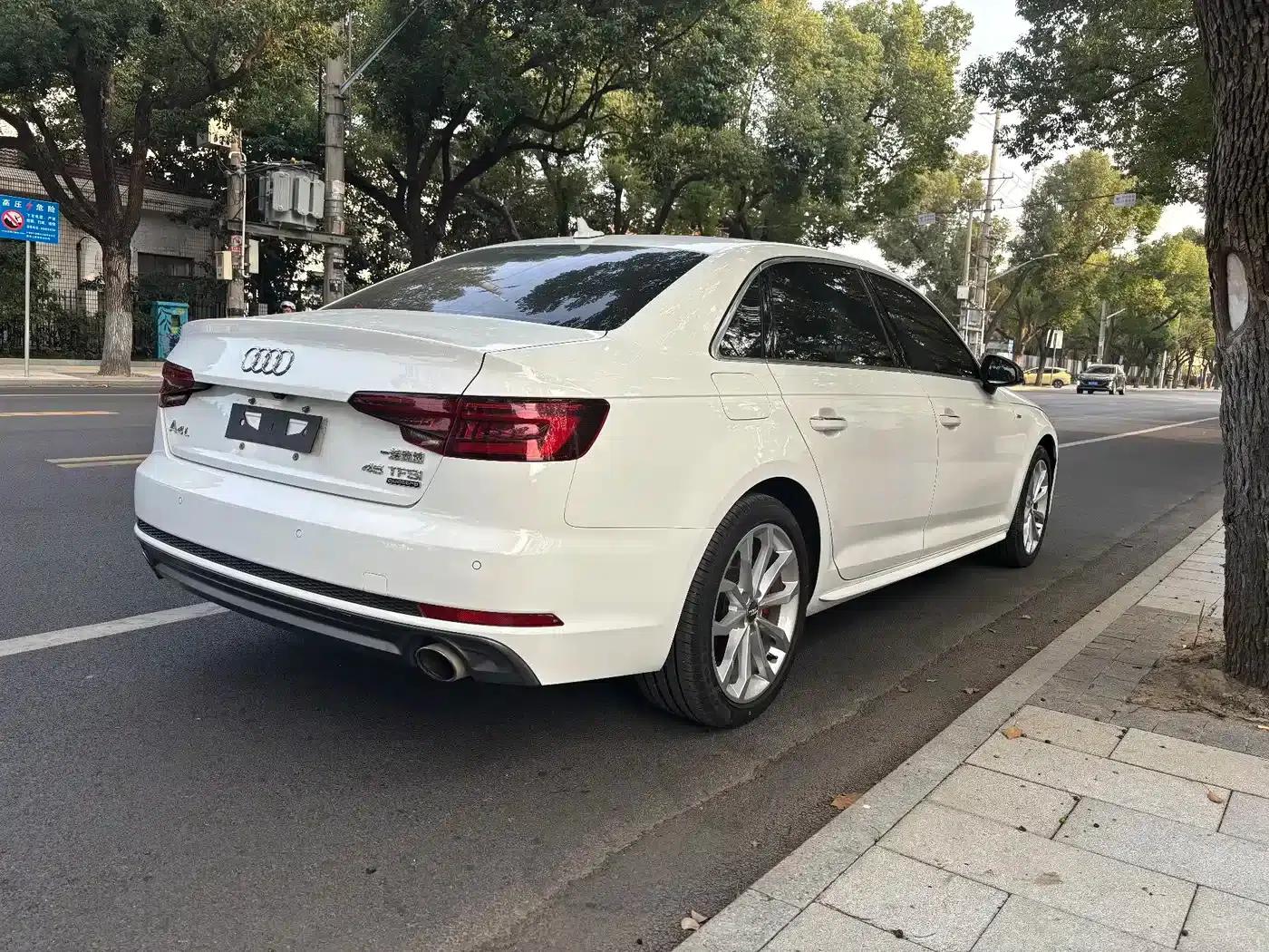 Audi A4L 2018 30th Anniversary Edition 45 TFSI quattro Individual Sport Edition — миниатюра 6