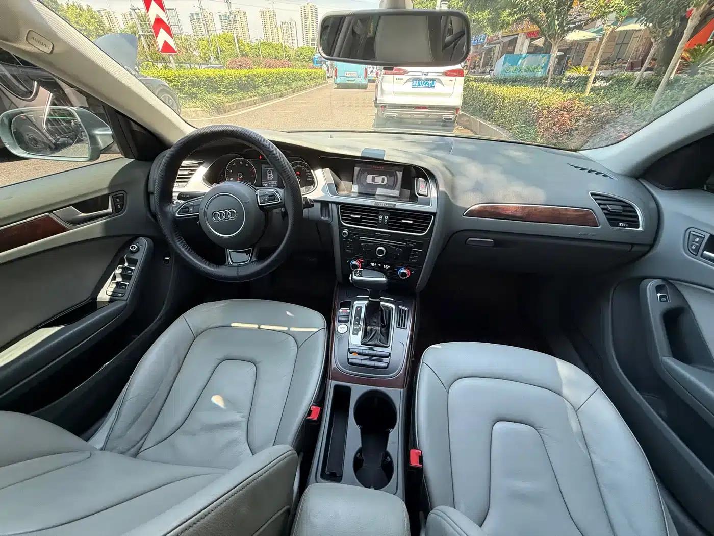 Audi A4L 2015 35 TFSI Automatic Comfort — миниатюра 19