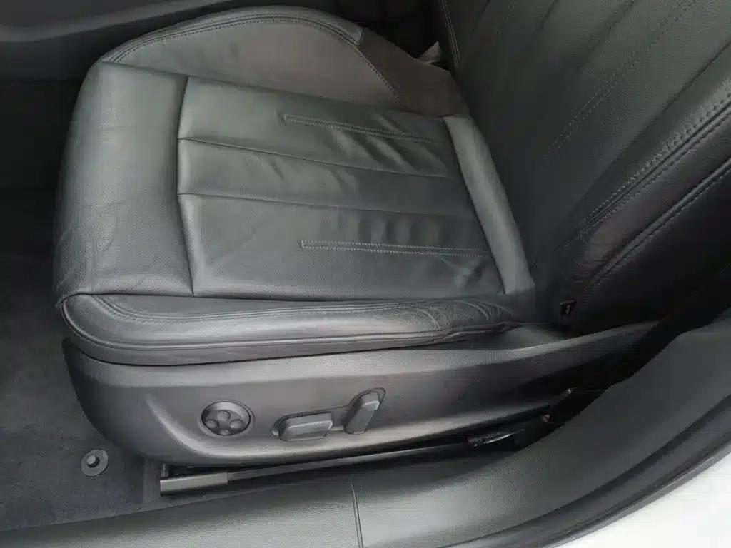 Audi A4L 2018 30th Anniversary Edition 40 TFSI Fashion Model — миниатюра 20