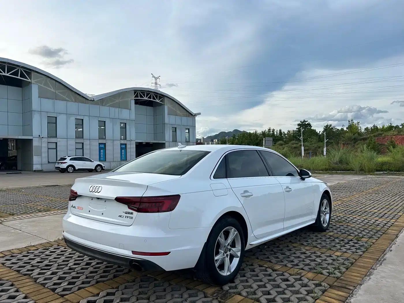 Audi A4L 2018 30th Anniversary Edition 40 TFSI Progressive — миниатюра 5