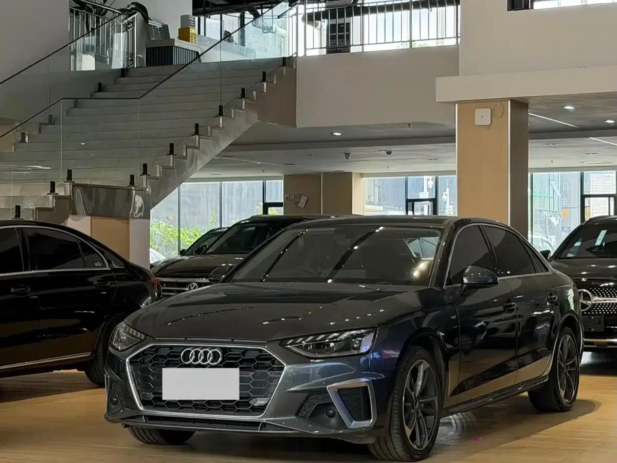 Audi A4L 2020 40 TFSI Fashion Dynamic Edition — миниатюра 1