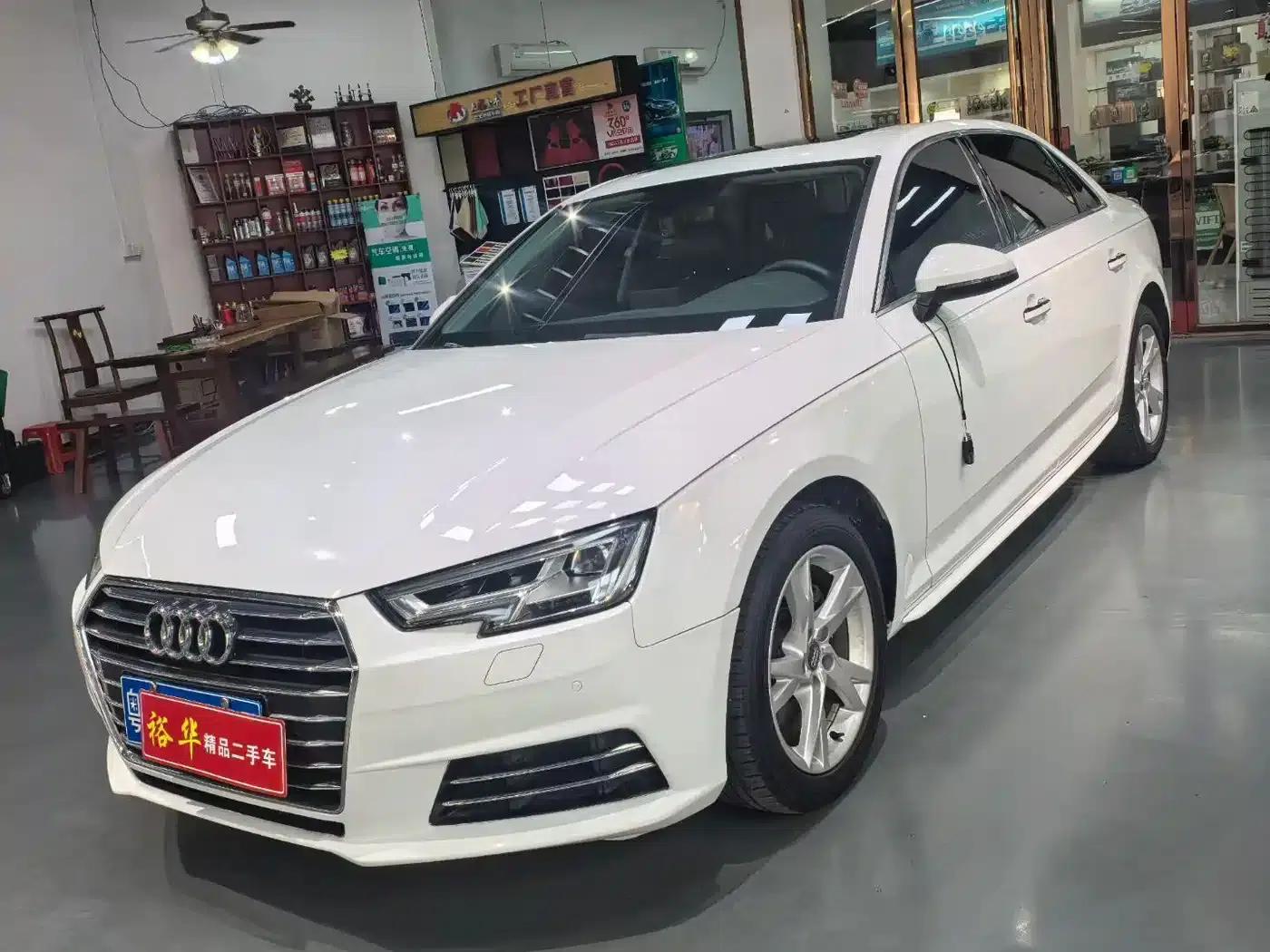Audi A4L 2018 30th Anniversary Edition 40 TFSI Progressive — миниатюра 1