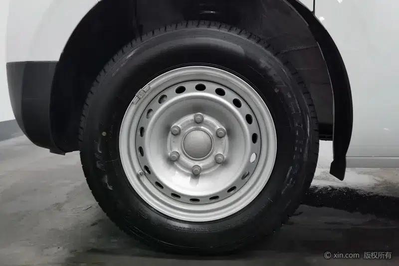 Dana V1 2025 Model, V1 Short Wheelbase Low Roof Multi-functional Version 42kWh — миниатюра 12