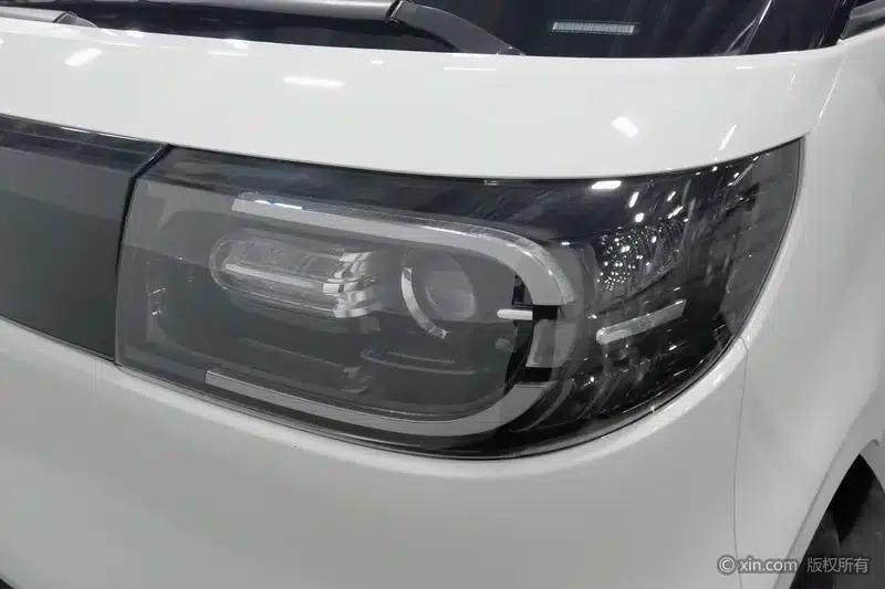 Dana V1 2025 Model, V1 Short Wheelbase Low Roof Multi-functional Version 42kWh — миниатюра 6