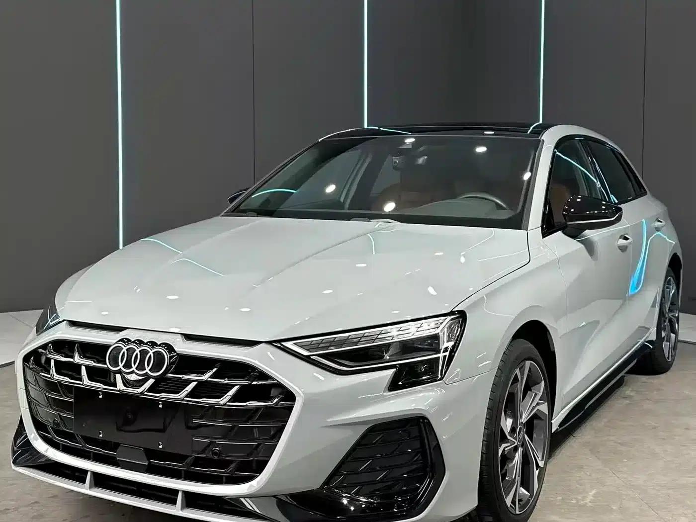 Audi A3 2025 Sportback 35TFSI Flying Spur Luxury Edition — миниатюра 1