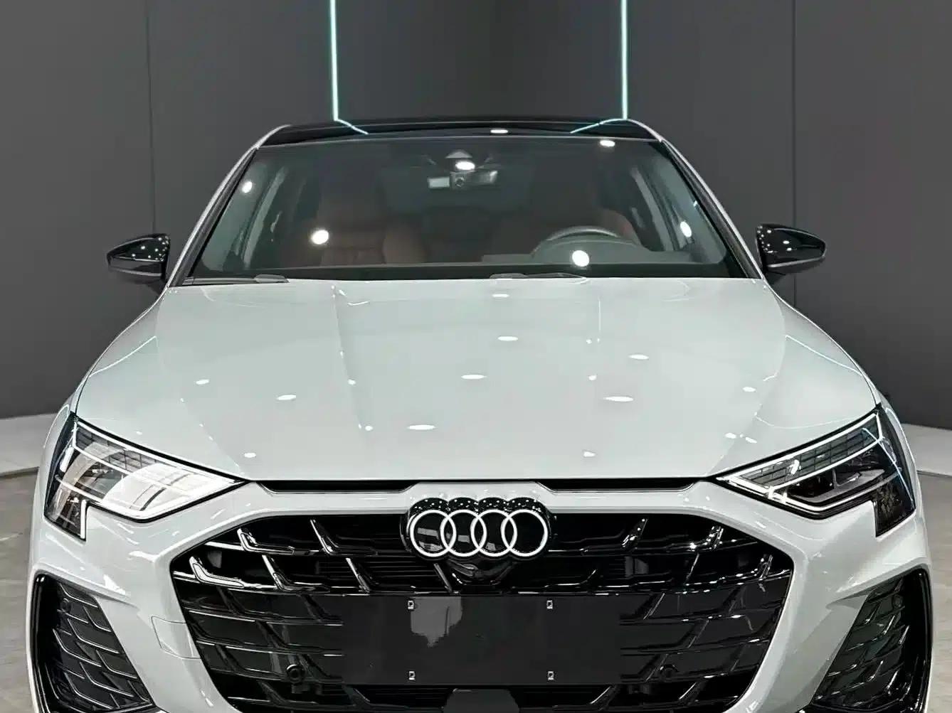 Audi A3 2025 Sportback 35TFSI Flying Spur Luxury Edition — миниатюра 2
