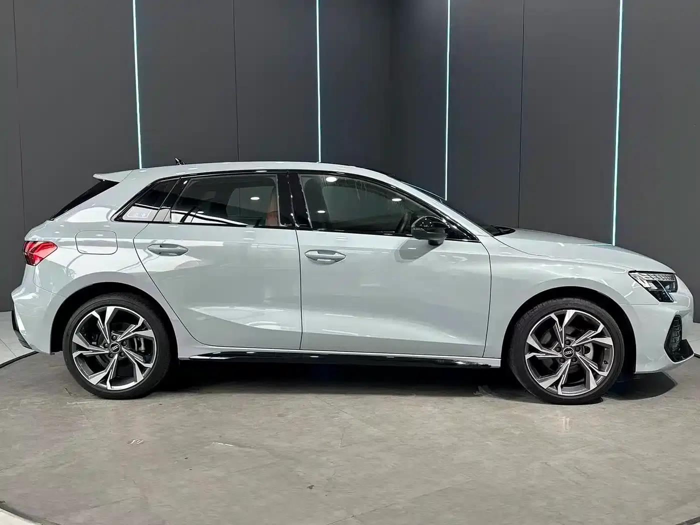 Audi A3 2025 Sportback 35TFSI Flying Spur Luxury Edition — миниатюра 4