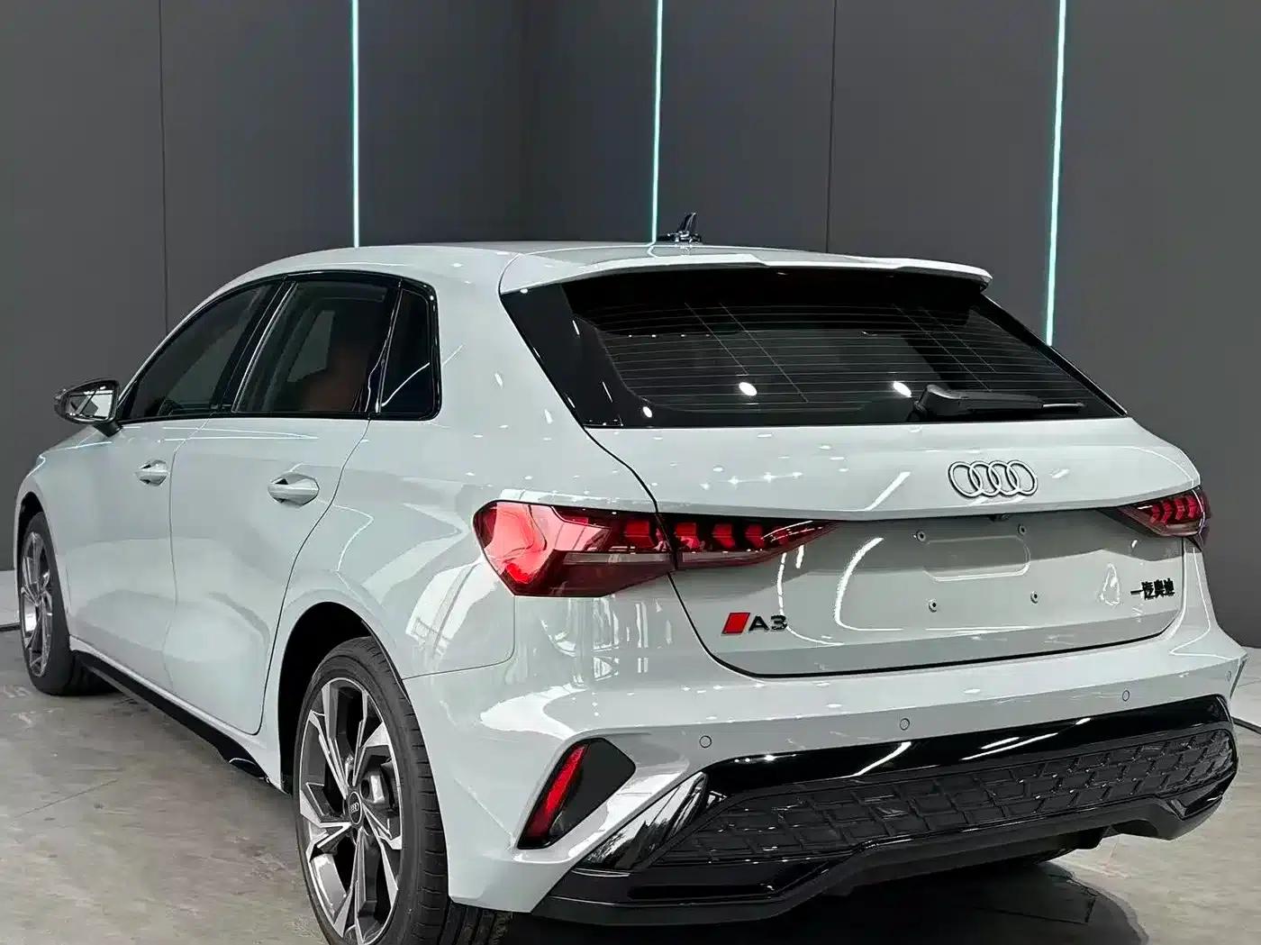 Audi A3 2025 Sportback 35TFSI Flying Spur Luxury Edition — миниатюра 6