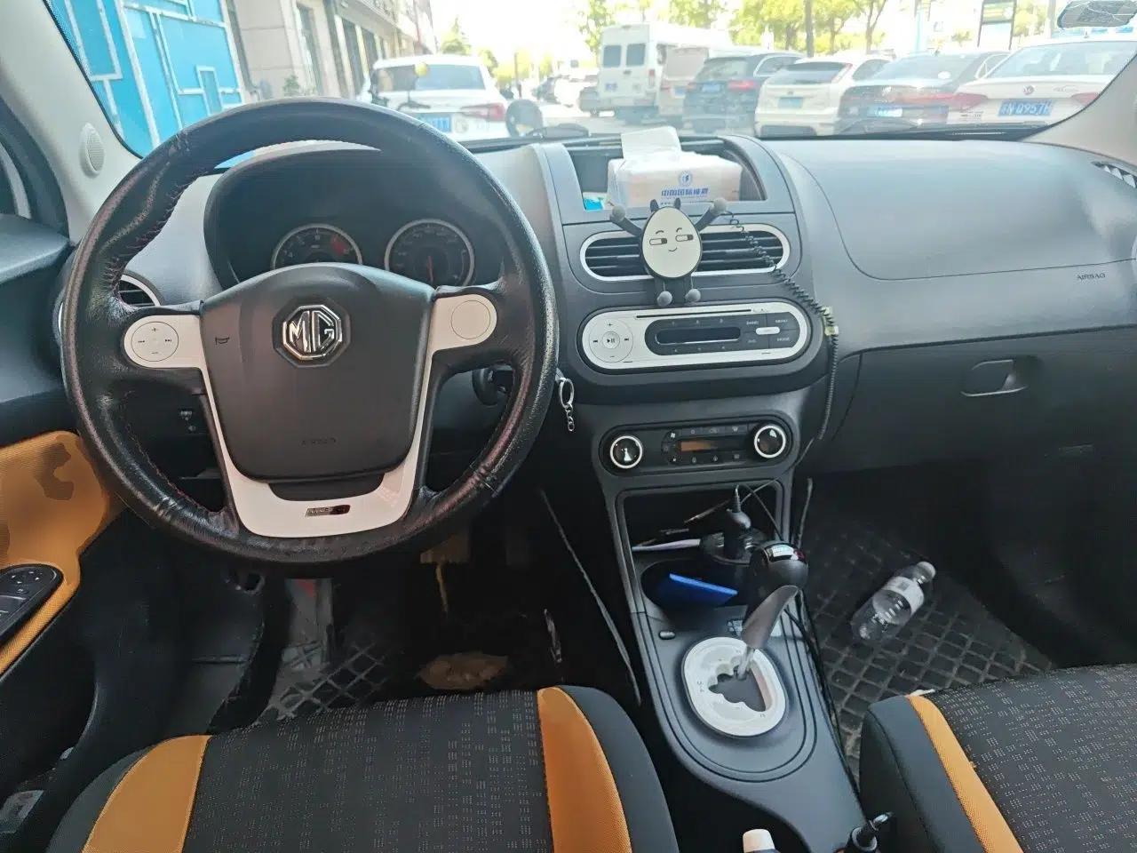 MG 3SW 2015 1.5L AMT Elite Model — миниатюра 9