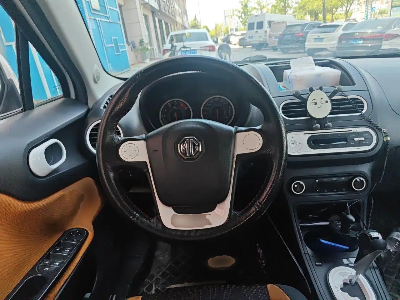 MG 3SW 2015 1.5L AMT Elite Model — миниатюра 10