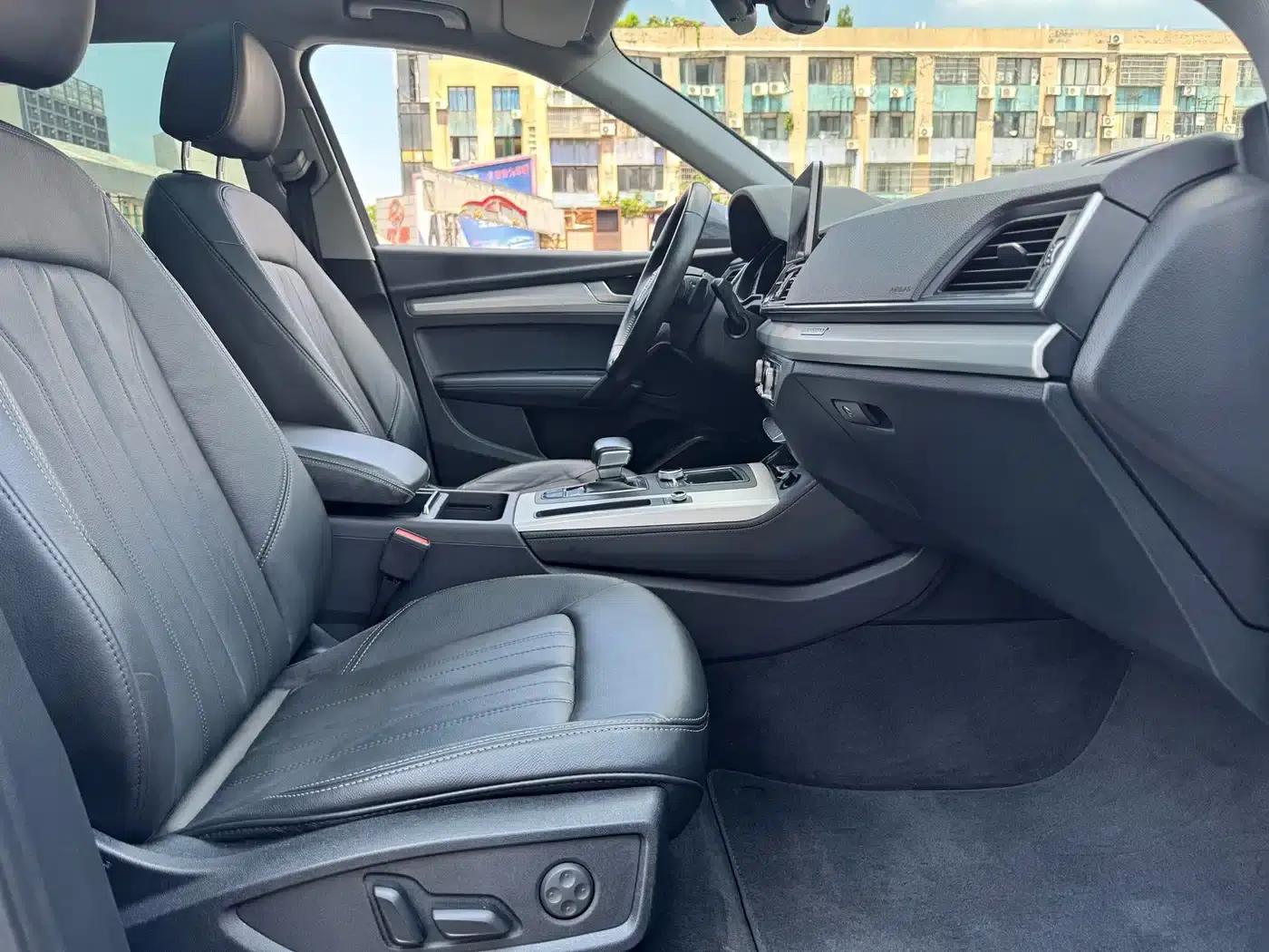 Audi Q5L 2020 40 TFSI Luxury Fashion Edition — миниатюра 12