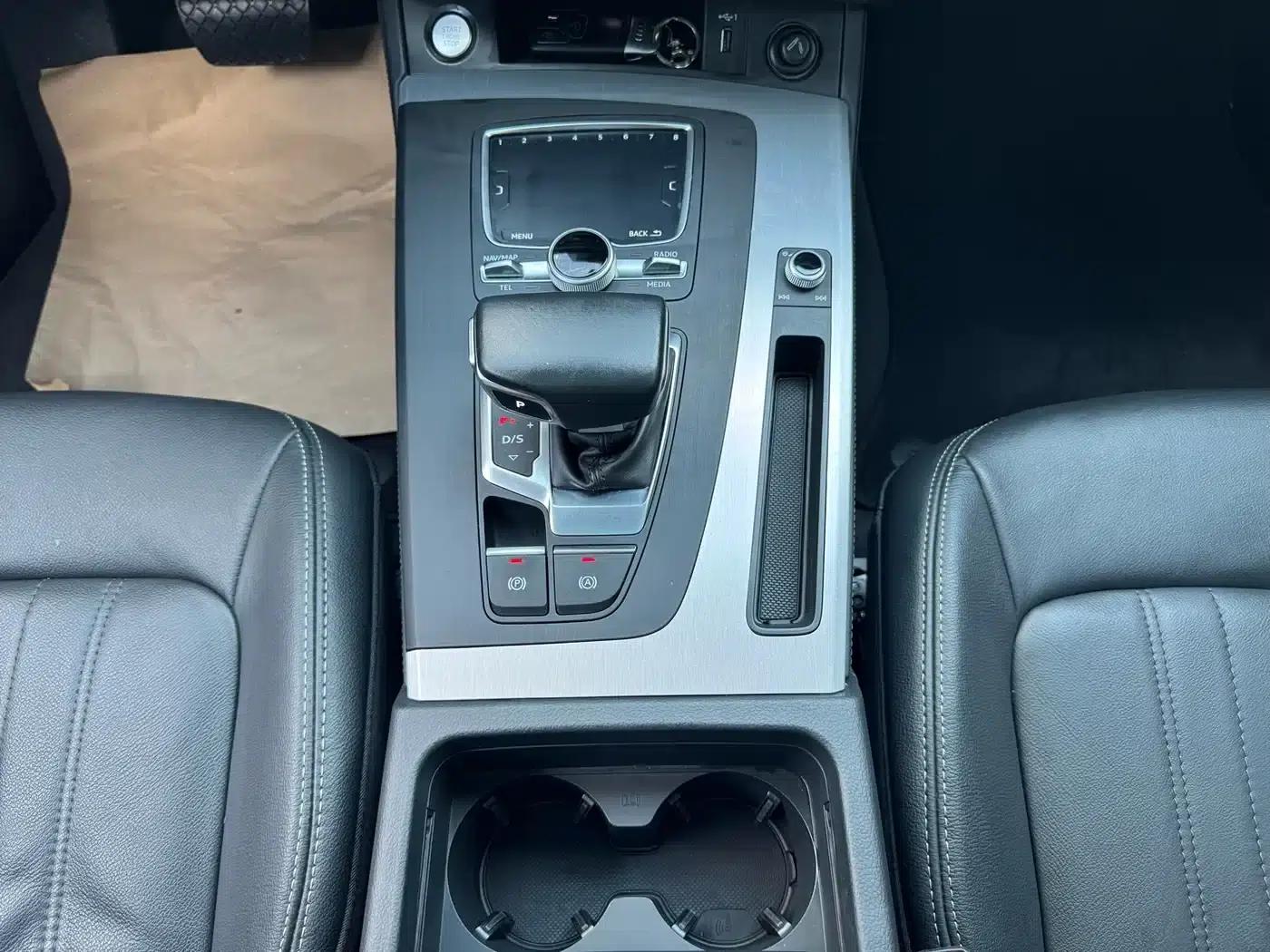 Audi Q5L 2020 40 TFSI Luxury Fashion Edition — миниатюра 14