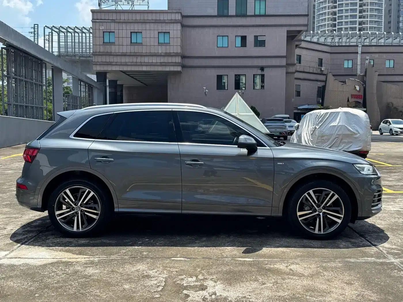 Audi Q5L 2020 40 TFSI Luxury Fashion Edition — миниатюра 30