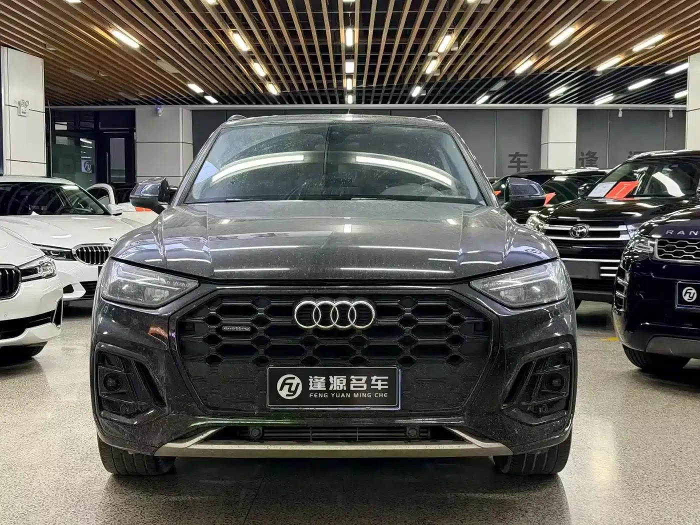 Audi Q5L 2022 40T RS Package Sport Edition — миниатюра 2
