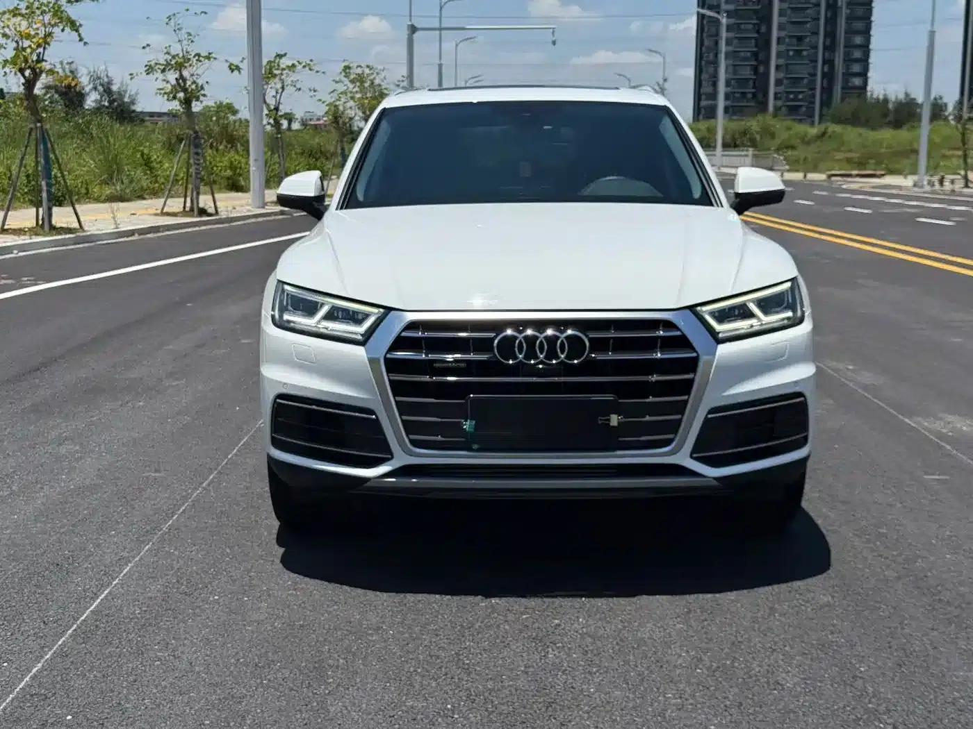 Audi Q5L 2020 45 TFSI Premium Elegance Edition — миниатюра 2