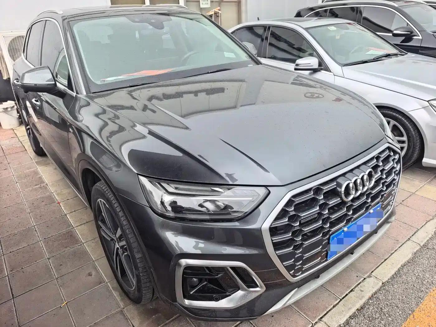 Audi Q5L 2022 40T RS Package Sport Edition — миниатюра 2