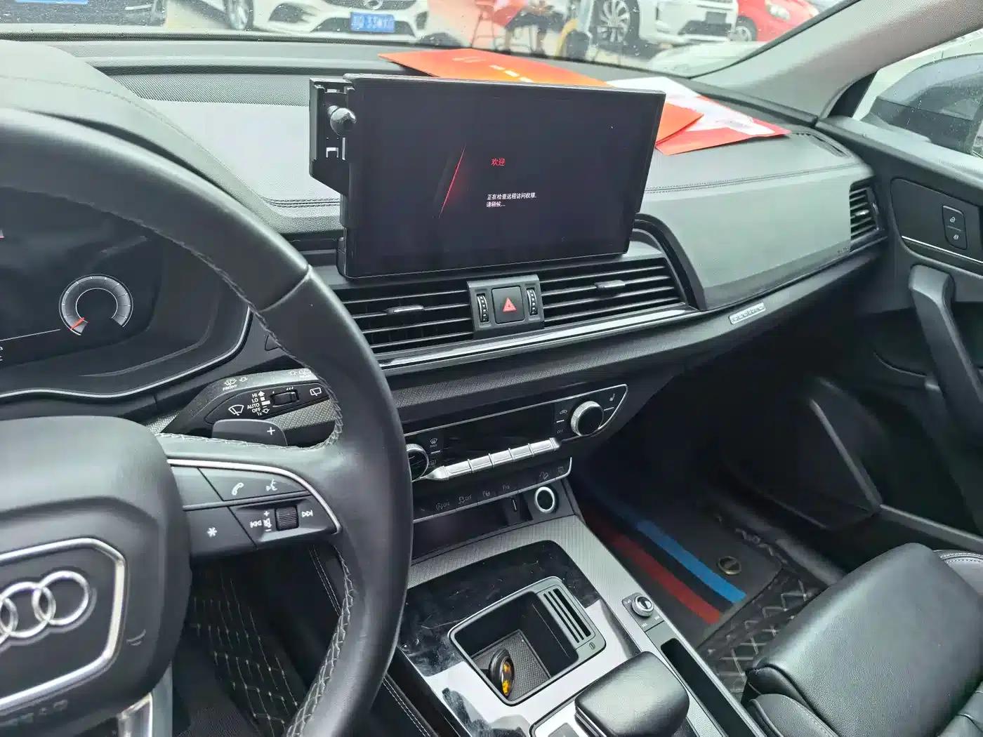 Audi Q5L 2022 40T RS Package Sport Edition — миниатюра 11