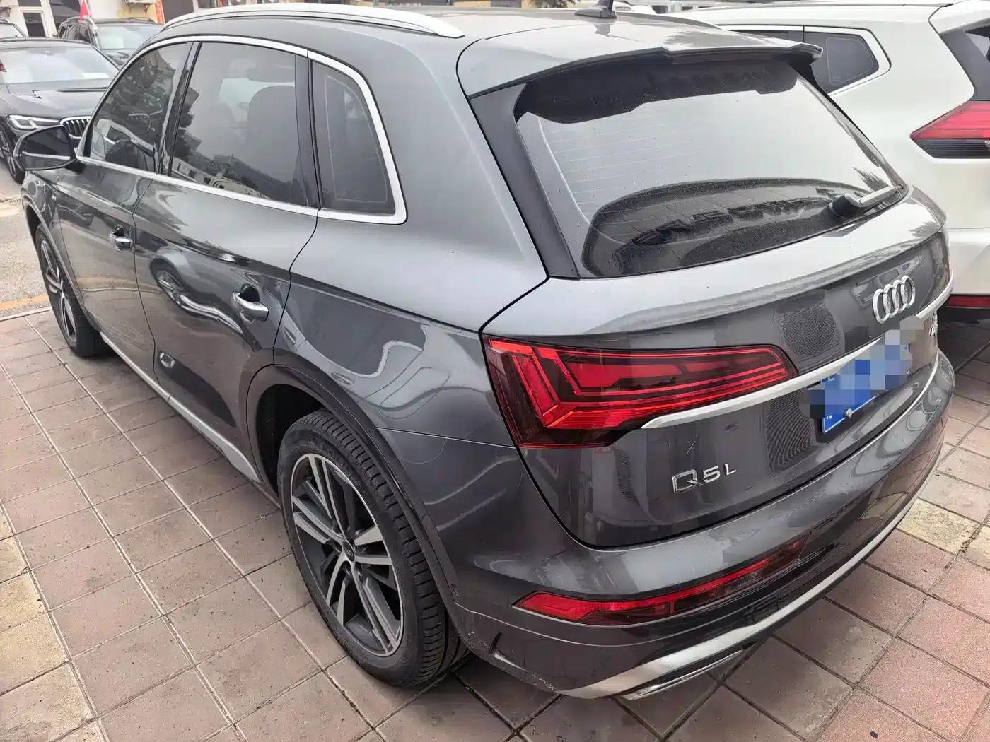 Audi Q5L 2022 40T RS Package Sport Edition — миниатюра 4