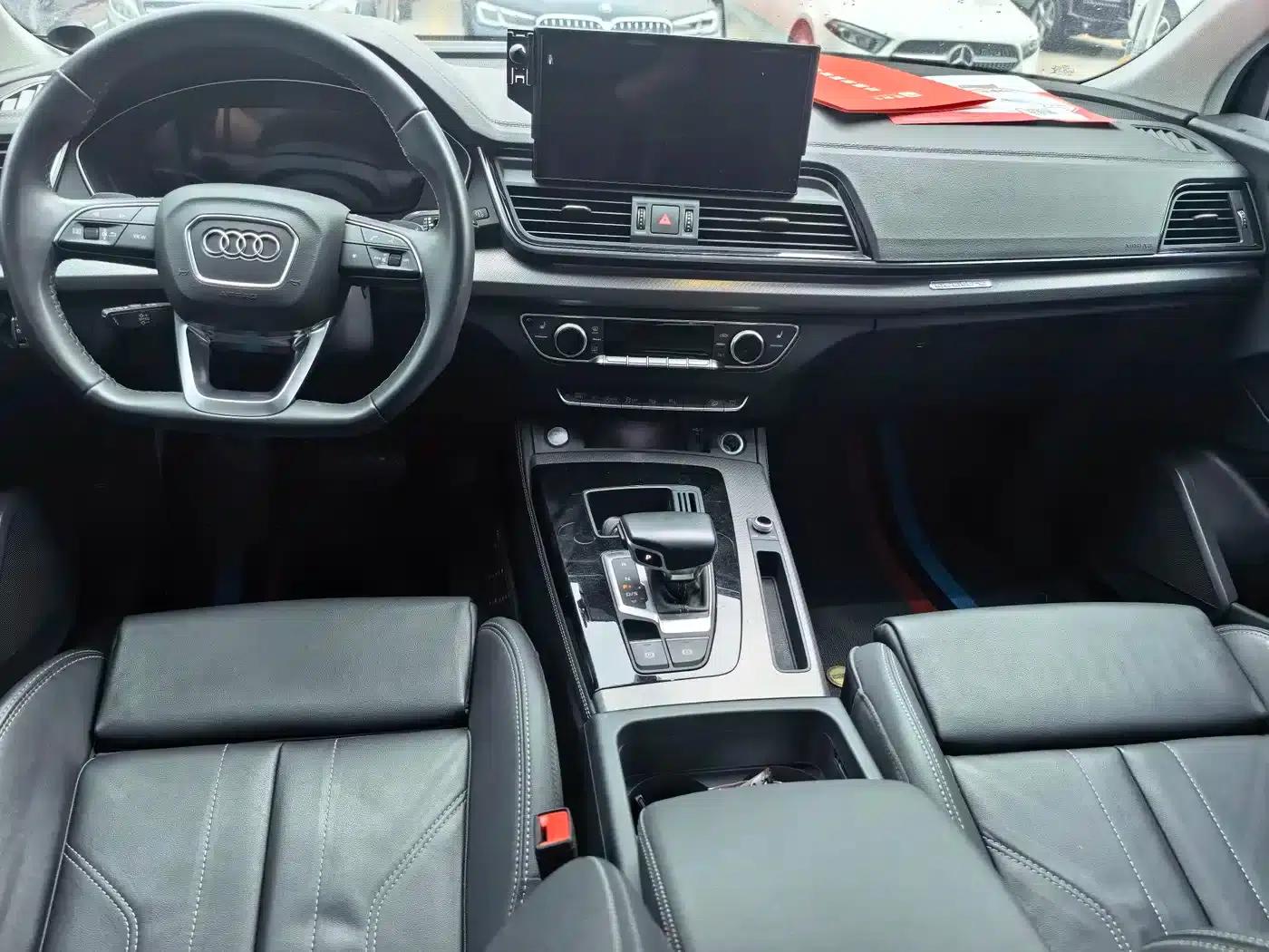 Audi Q5L 2022 40T RS Package Sport Edition — миниатюра 9