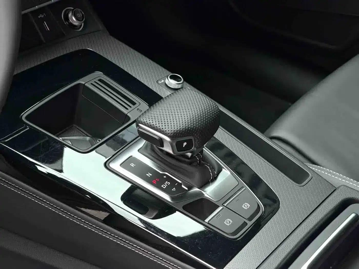 Audi Q5L 2024 40 TFSI Luxury Dynamic — миниатюра 7