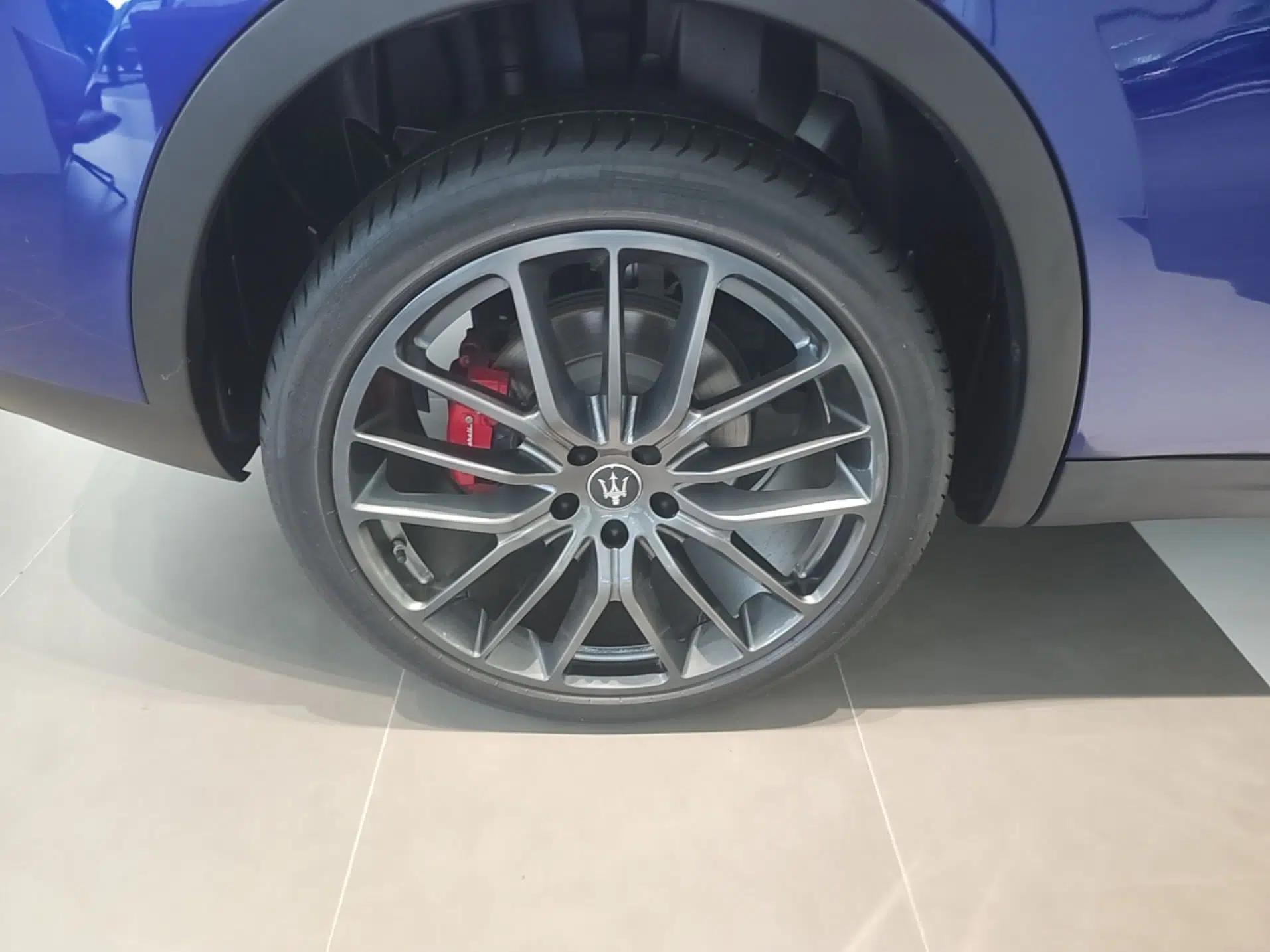 Maserati Levante 2021 3.0T Standard Edition — миниатюра 11