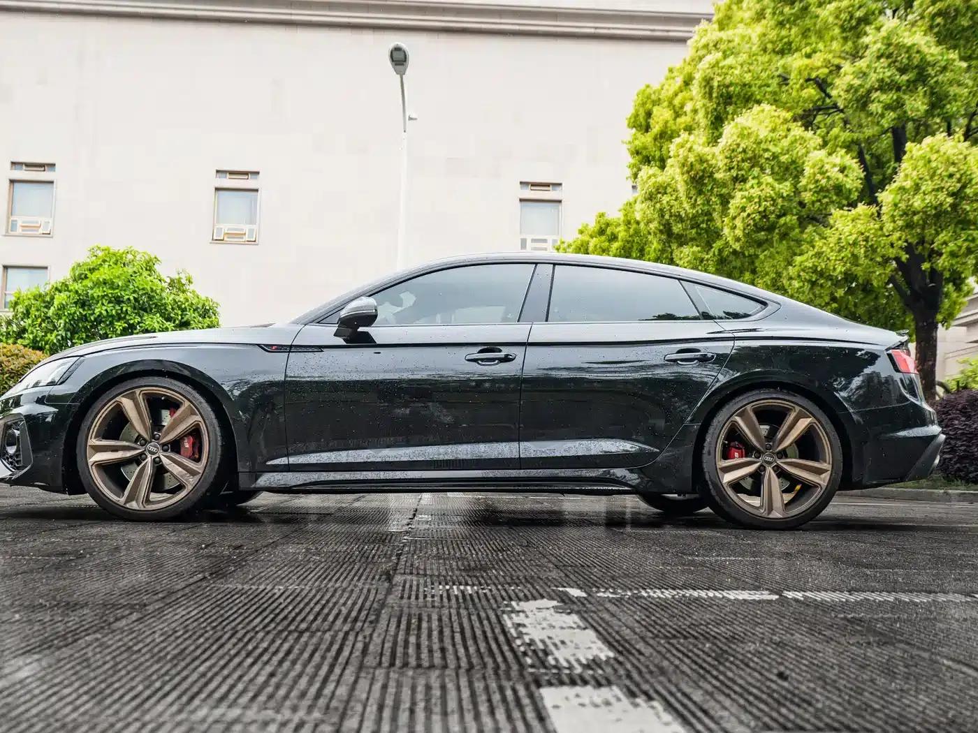Audi RS 5 2023 RS 5 2.9T Sportback Dark Gold Edition — миниатюра 3