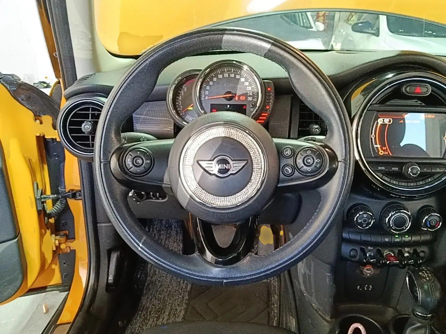 MINI 2016 1.5T COOPER Five-Door Edition — миниатюра 13