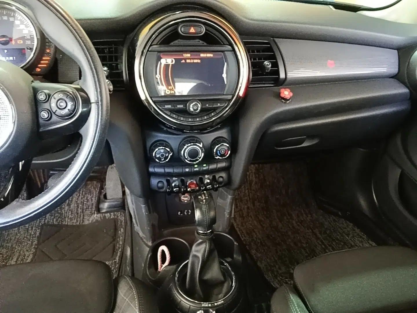 MINI 2016 1.5T COOPER Five-Door Edition — миниатюра 15