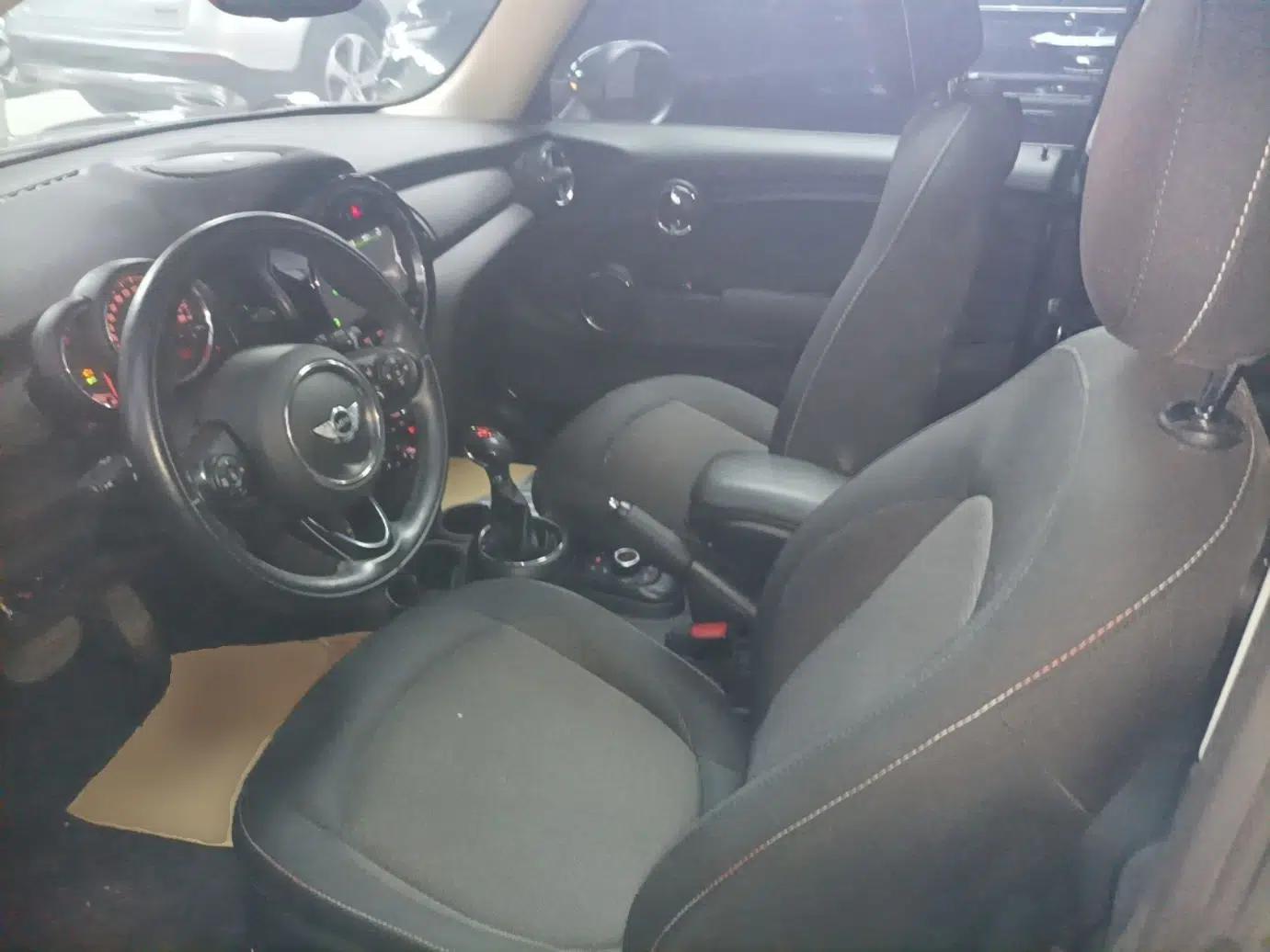 MINI 2016 1.2T ONE Pioneer Edition — миниатюра 17