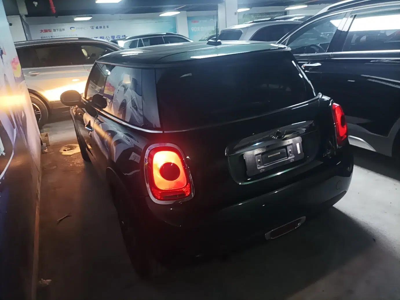 MINI 2016 1.2T ONE Pioneer Edition — миниатюра 4