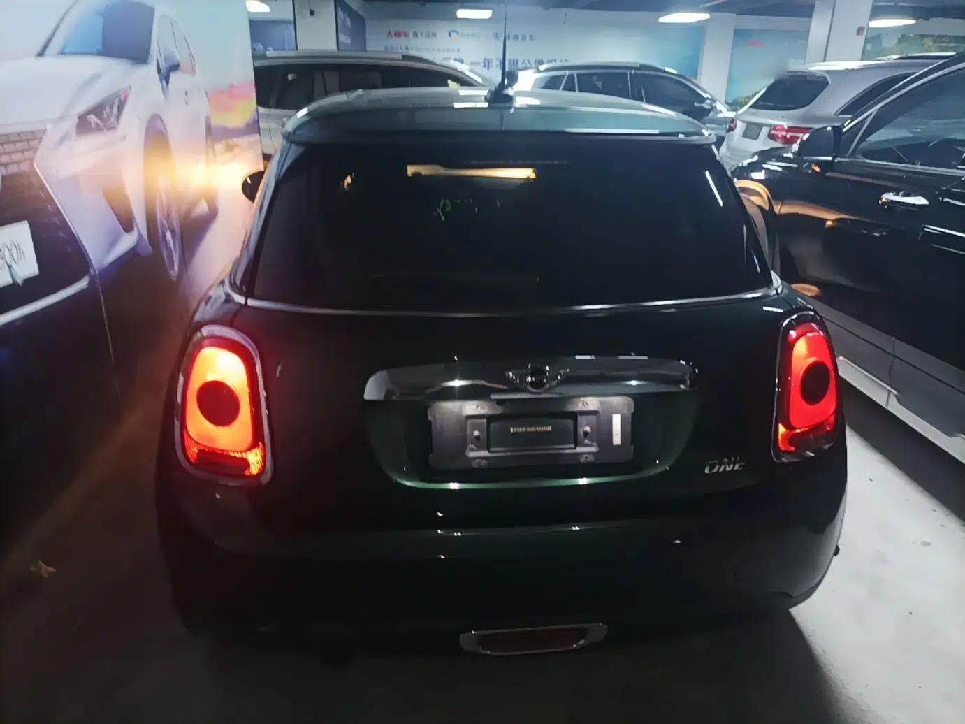 MINI 2016 1.2T ONE Pioneer Edition — миниатюра 5