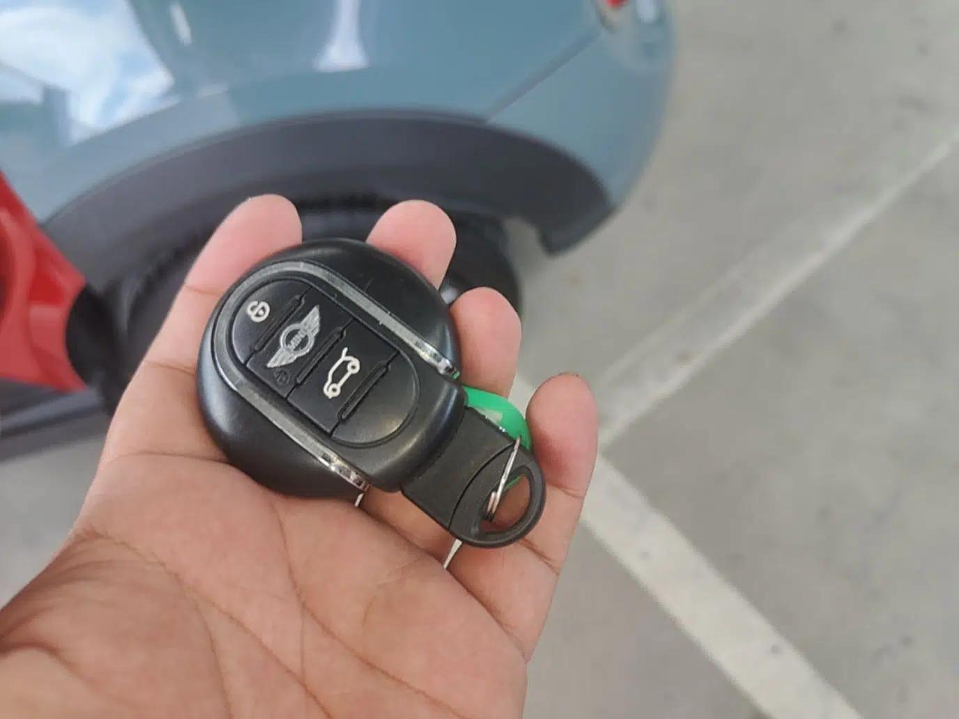 MINI 2016 1.5T COOPER Pioneer Edition Five-Door Model — миниатюра 31