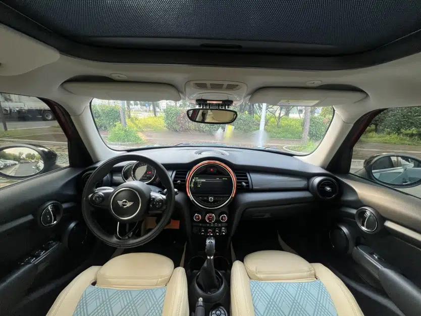 MINI 2016 1.5T COOPER Pioneer Edition Five-Door Model — миниатюра 35