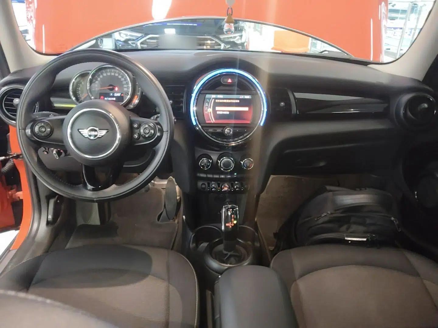 MINI 2018 1.5T ONE PLUS Five-Door Edition — миниатюра 12