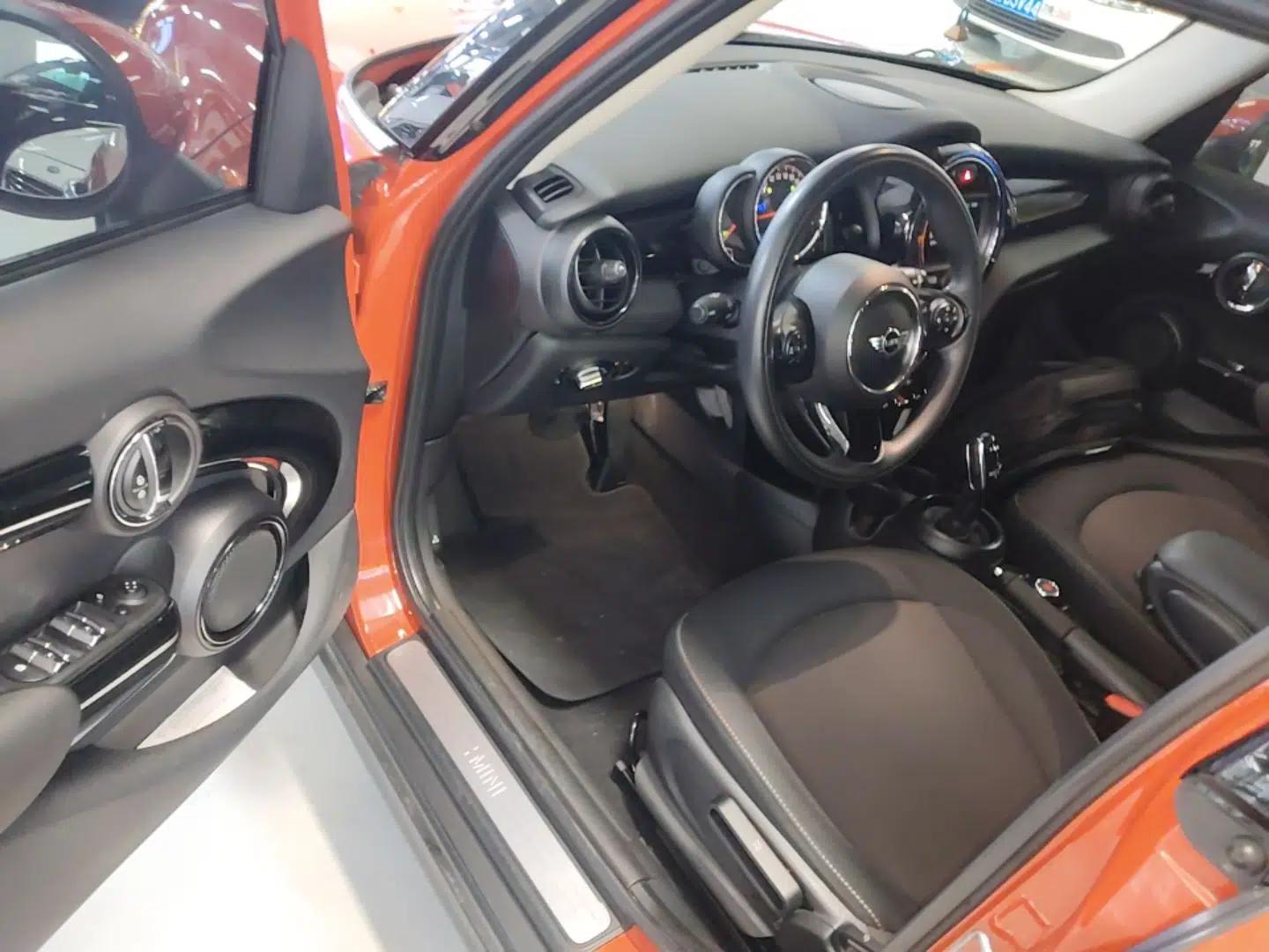 MINI 2018 1.5T ONE PLUS Five-Door Edition — миниатюра 18