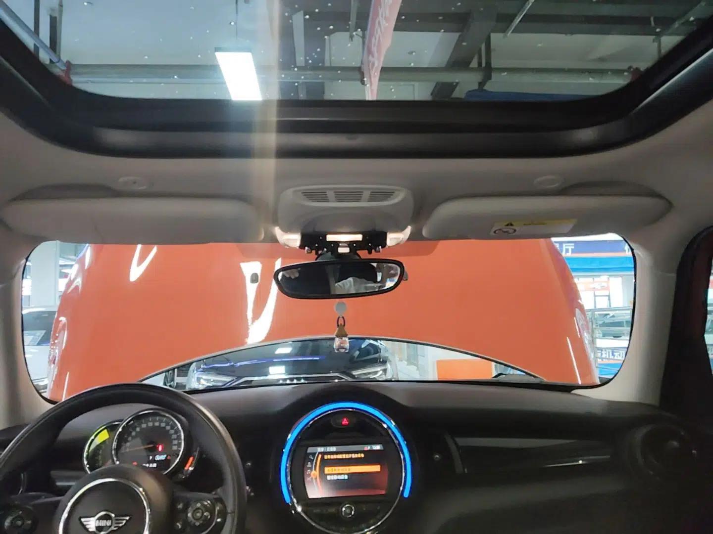 MINI 2018 1.5T ONE PLUS Five-Door Edition — миниатюра 21