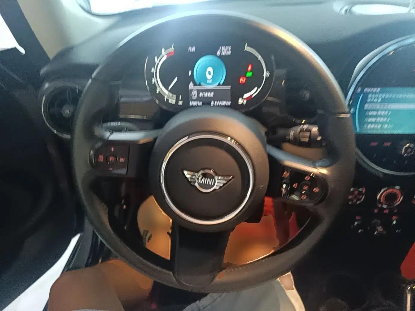 MINI 2023 1.5T ONE — миниатюра 18