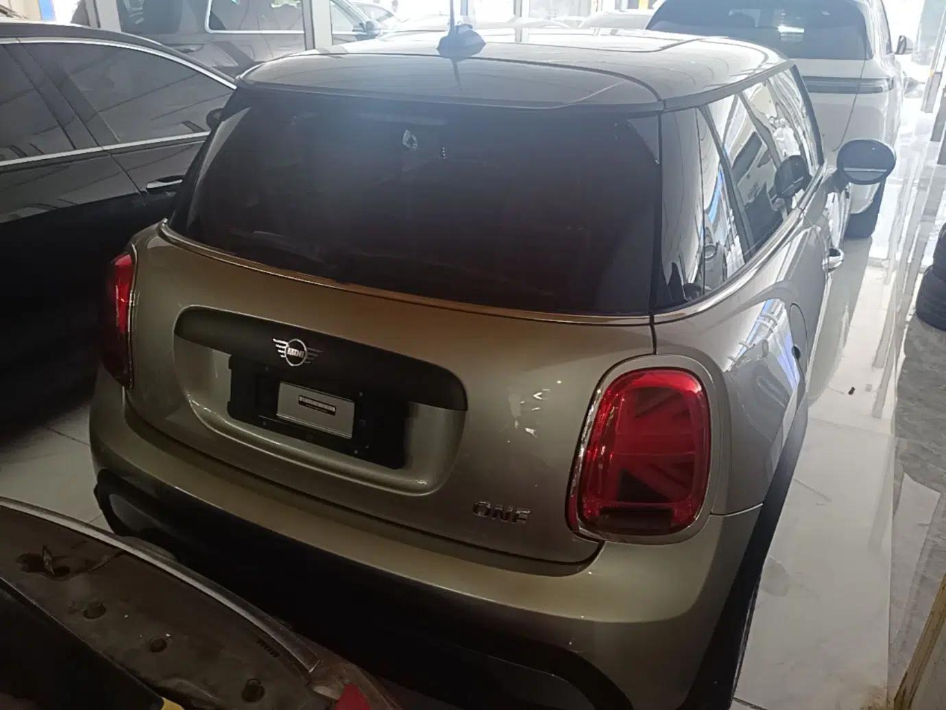 MINI 2023 1.5T ONE — миниатюра 6