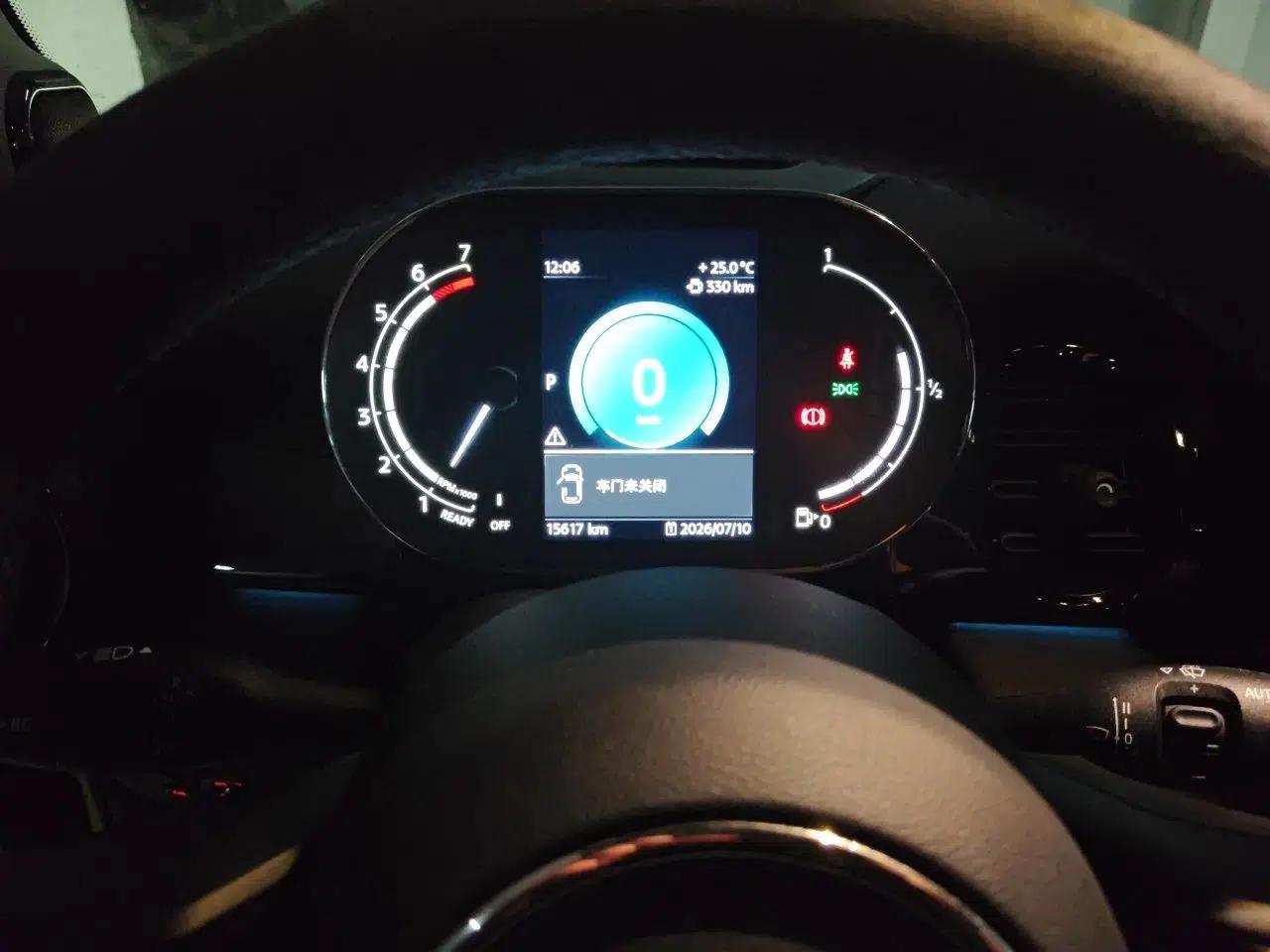 MINI 2023 1.5T COOPER Artist Five-Door Edition — миниатюра 11
