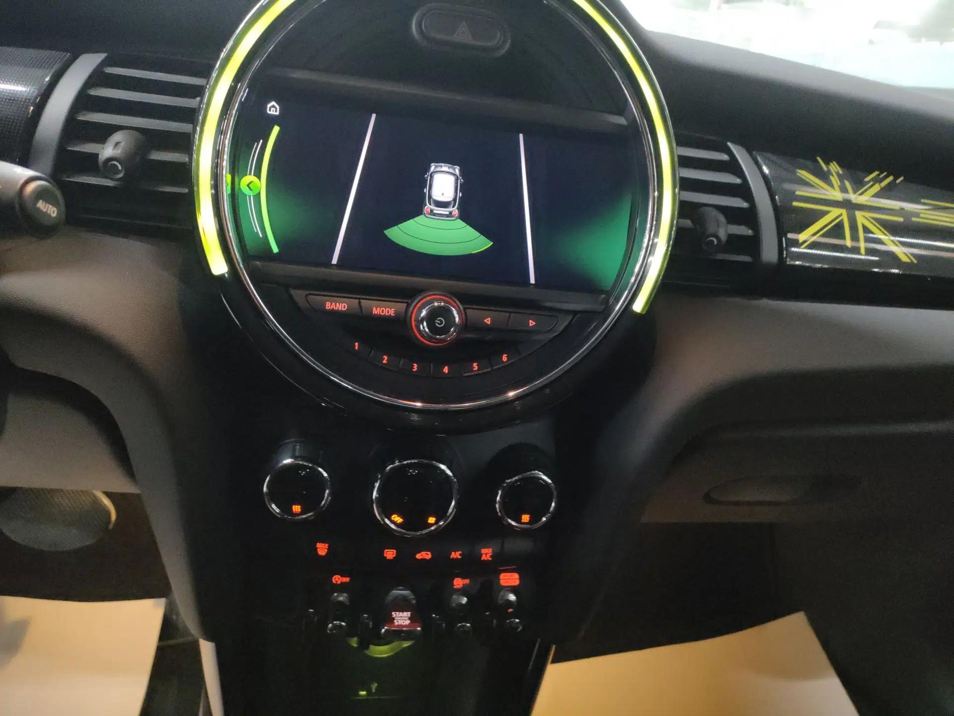 MINI 2021 2.0T COOPER S Classic Edition — миниатюра 13