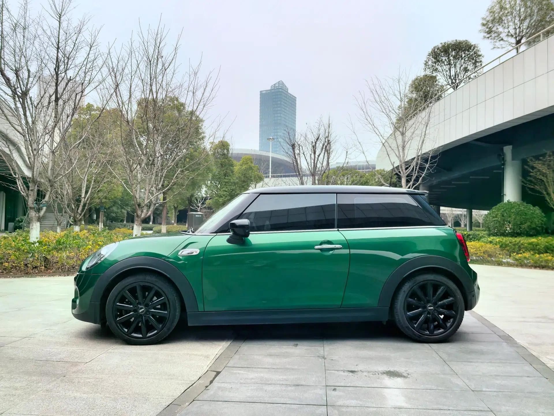 MINI 2021 2.0T COOPER S Classic Edition — миниатюра 6