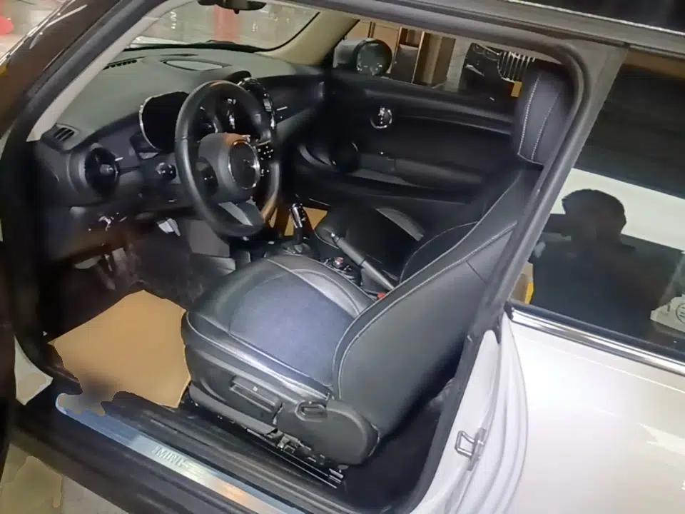 MINI 2023 1.5T ONE — миниатюра 17