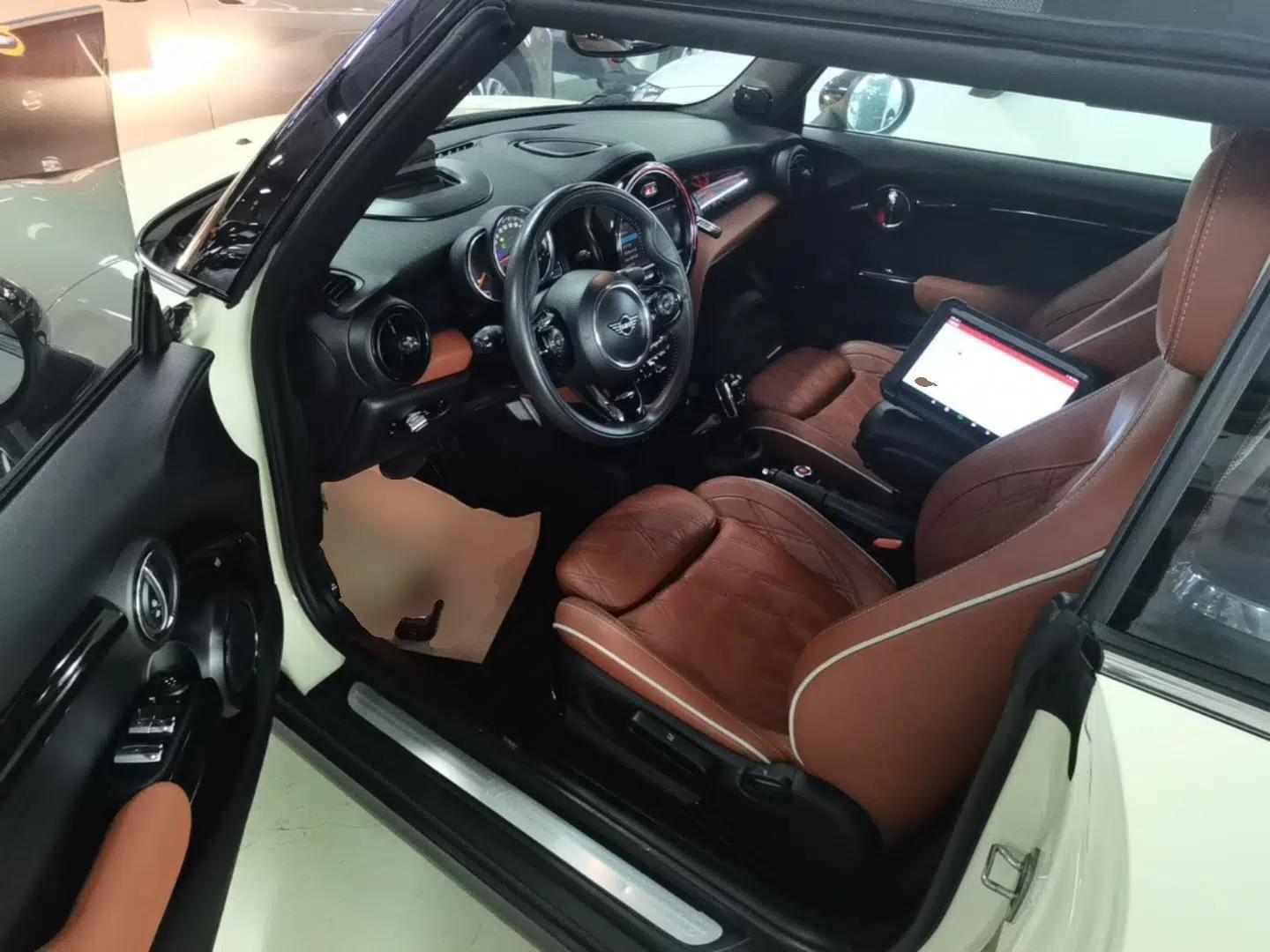 MINI 2019 1.5T COOPER CABRIO Artist — миниатюра 17