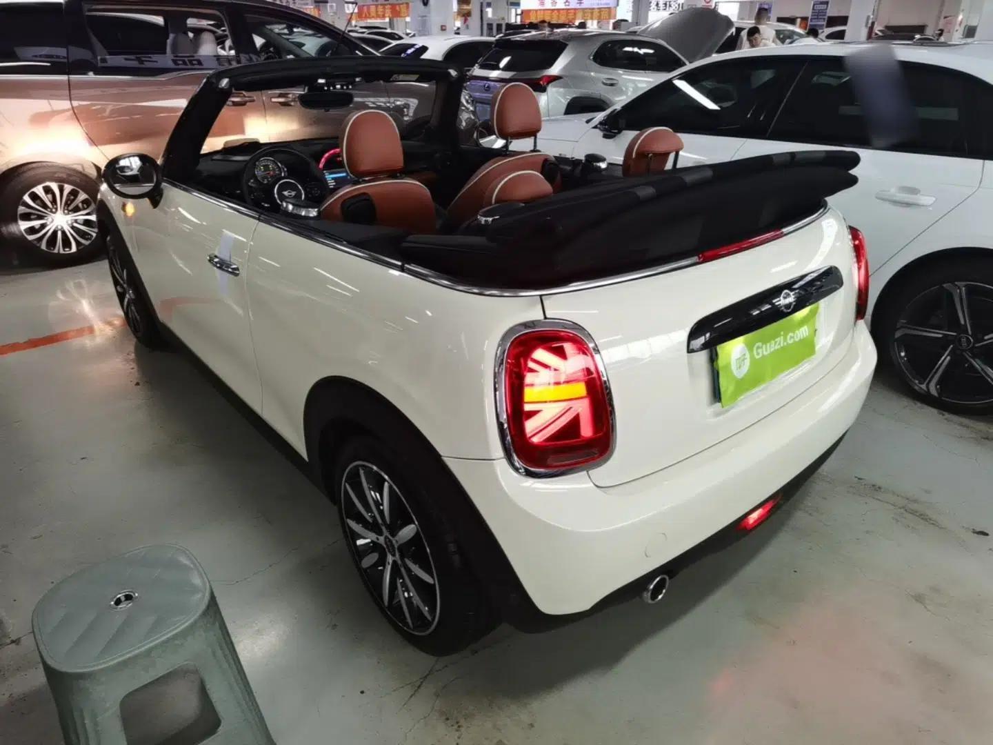 MINI 2019 1.5T COOPER CABRIO Artist — миниатюра 4
