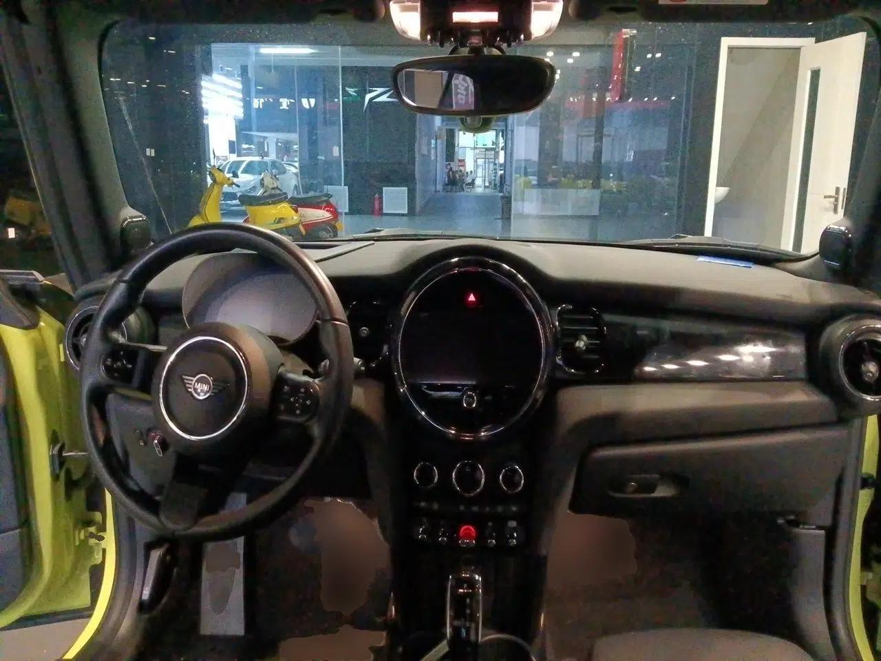 MINI 2023 Revised 1.5T COOPER CABRIO Artist — миниатюра 9