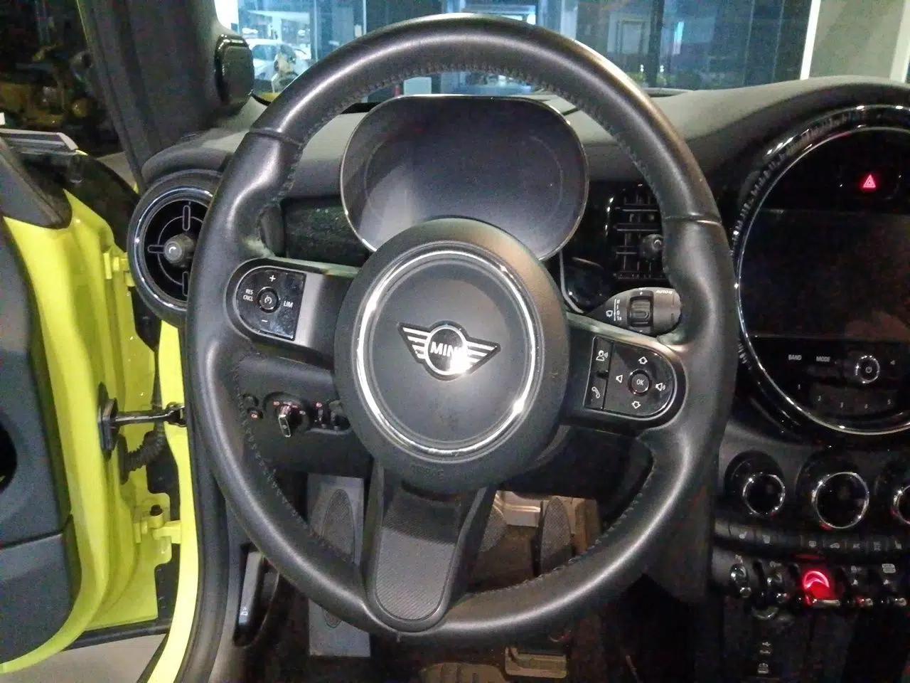 MINI 2023 Revised 1.5T COOPER CABRIO Artist — миниатюра 10
