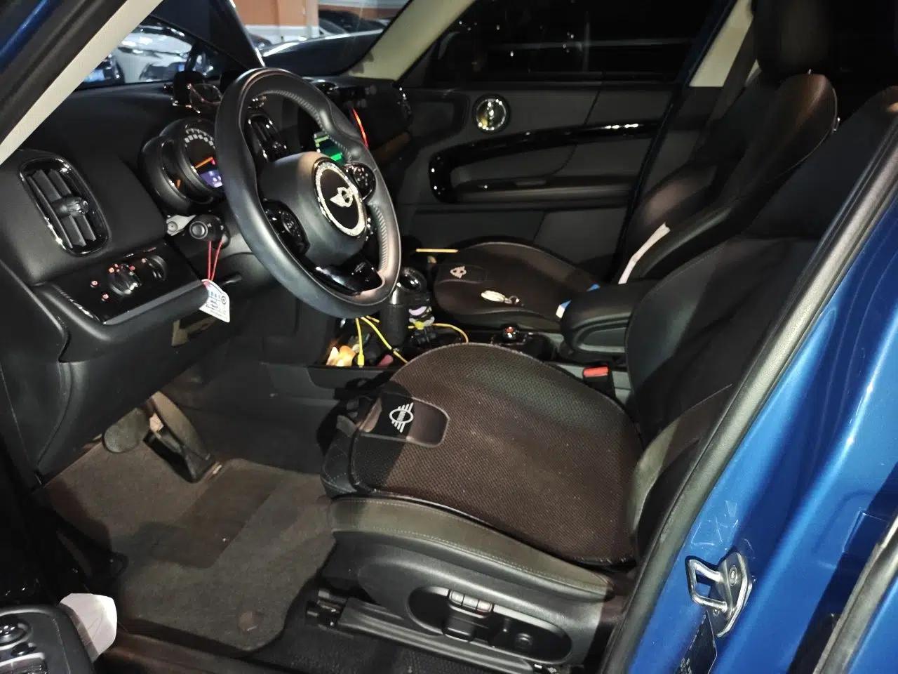 MINI Countryman 2018 1.5T COOPER ALL4 Artist — миниатюра 15