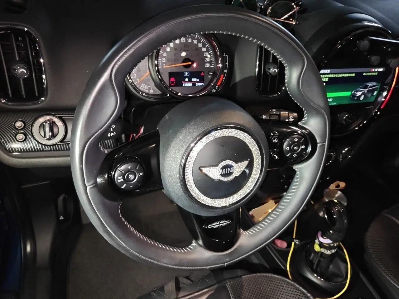 MINI Countryman 2018 1.5T COOPER ALL4 Artist — миниатюра 10