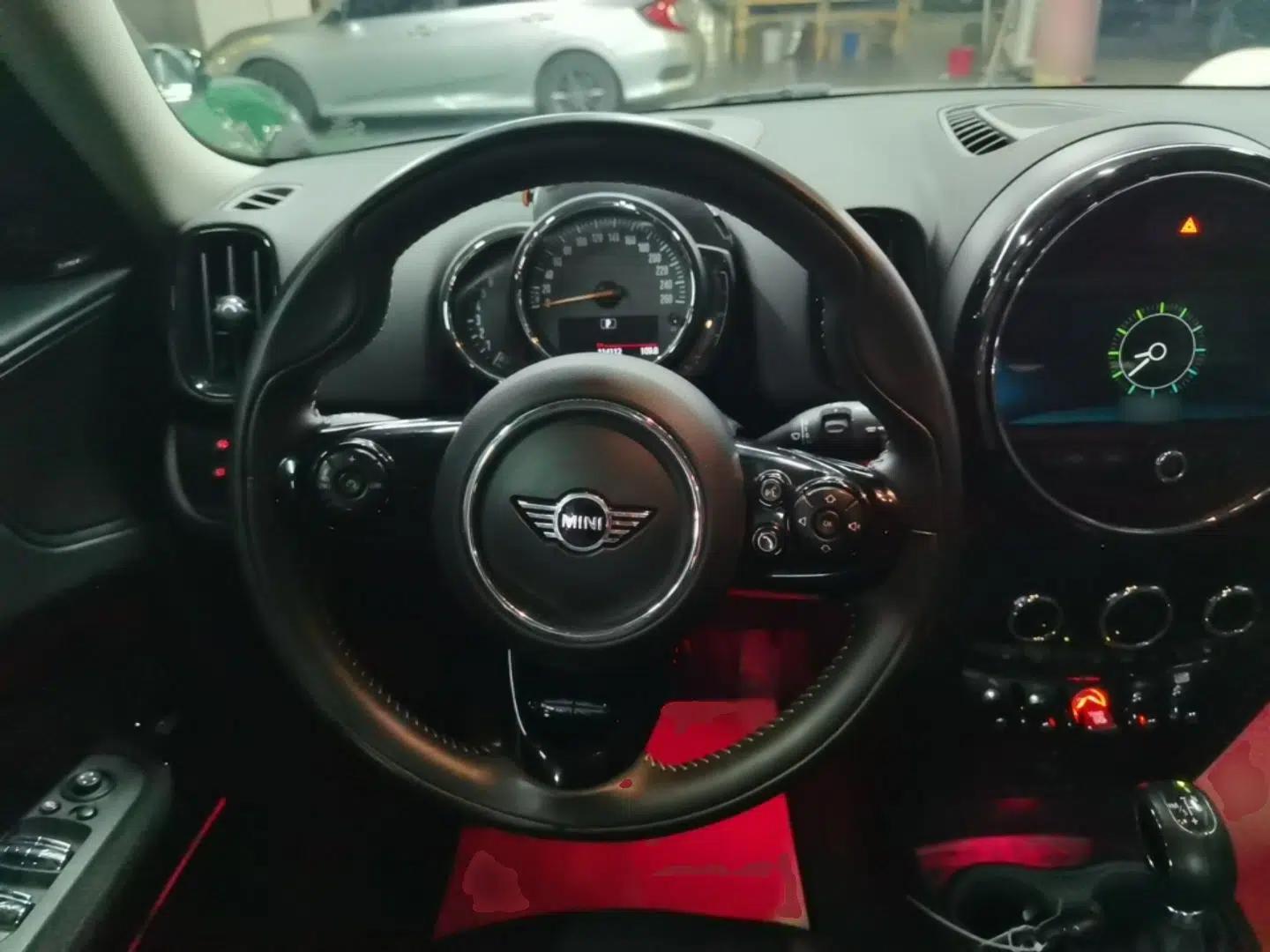 MINI Countryman 2018 2.0T COOPER S ALL4 Artist — миниатюра 13