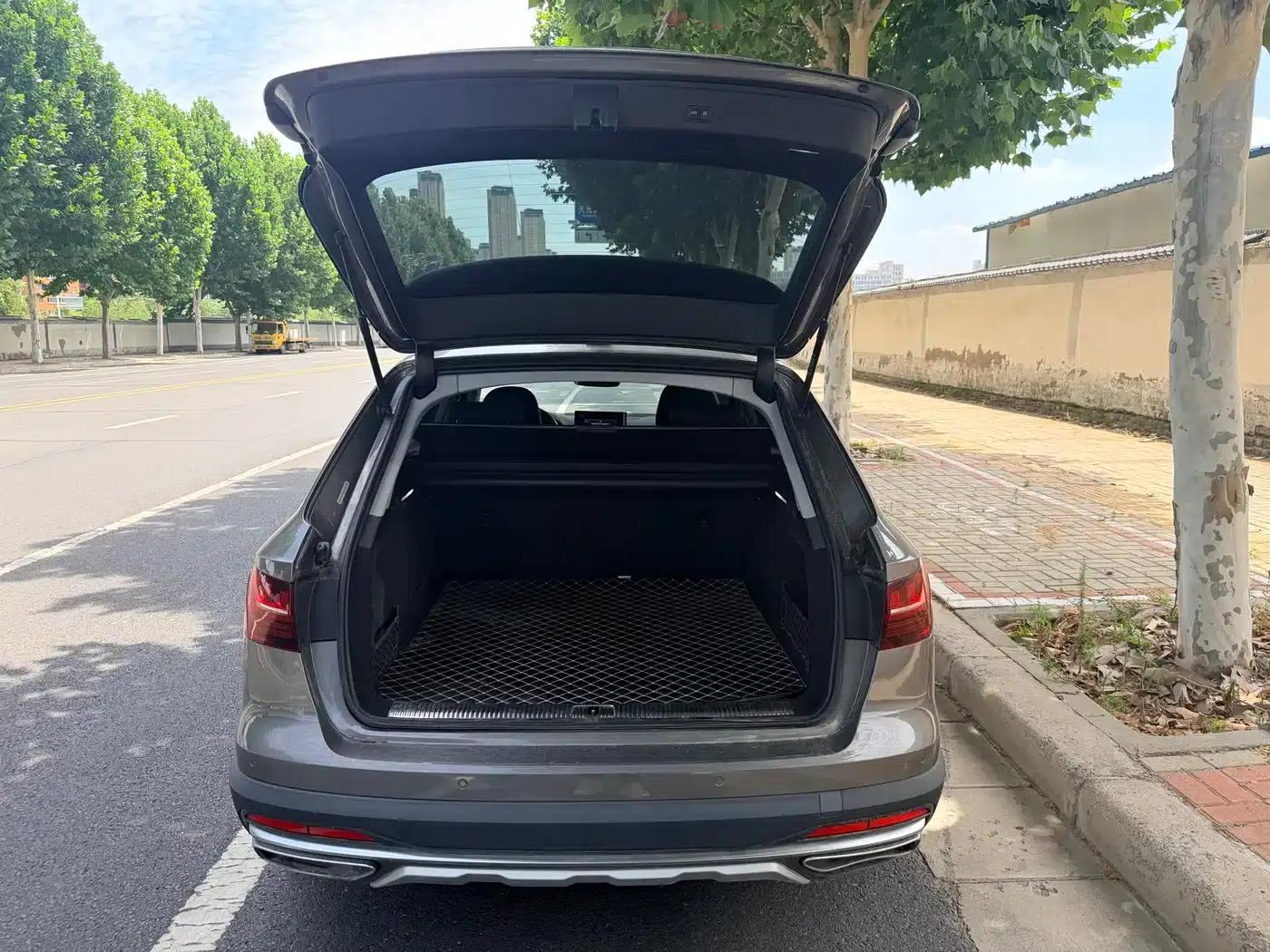 2021 Audi A4 allroad quattro Explorer Edition (Imported) — миниатюра 9